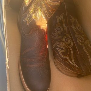 Ariat cowboy boots size 7.5 new round toe